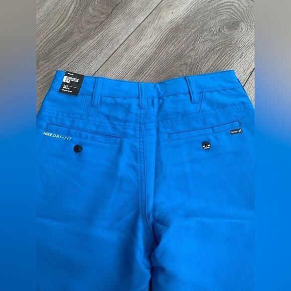 Hurley/Nike dry fit  regular fit size 10, inseam 8” , sits below the knee - Picture 3 of 4